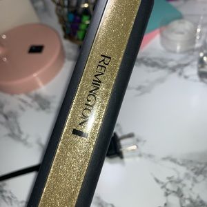REMINGTON flat iron